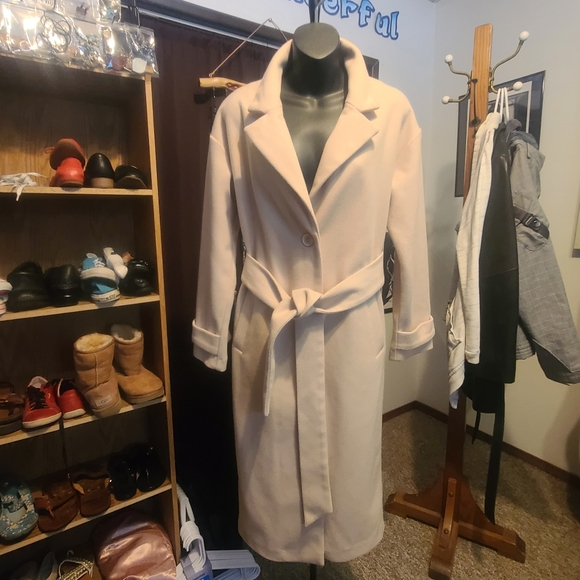 Dynamite Elegant Cream Trench Coat - Picture 4 of 17